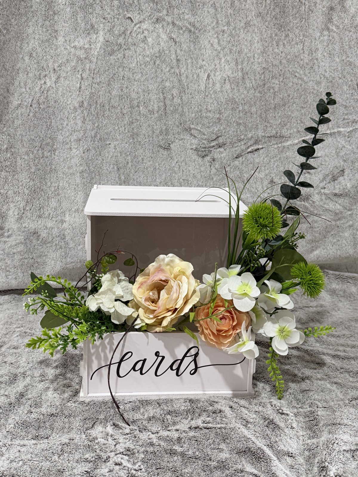 Valkoinen korttilaatikko 2