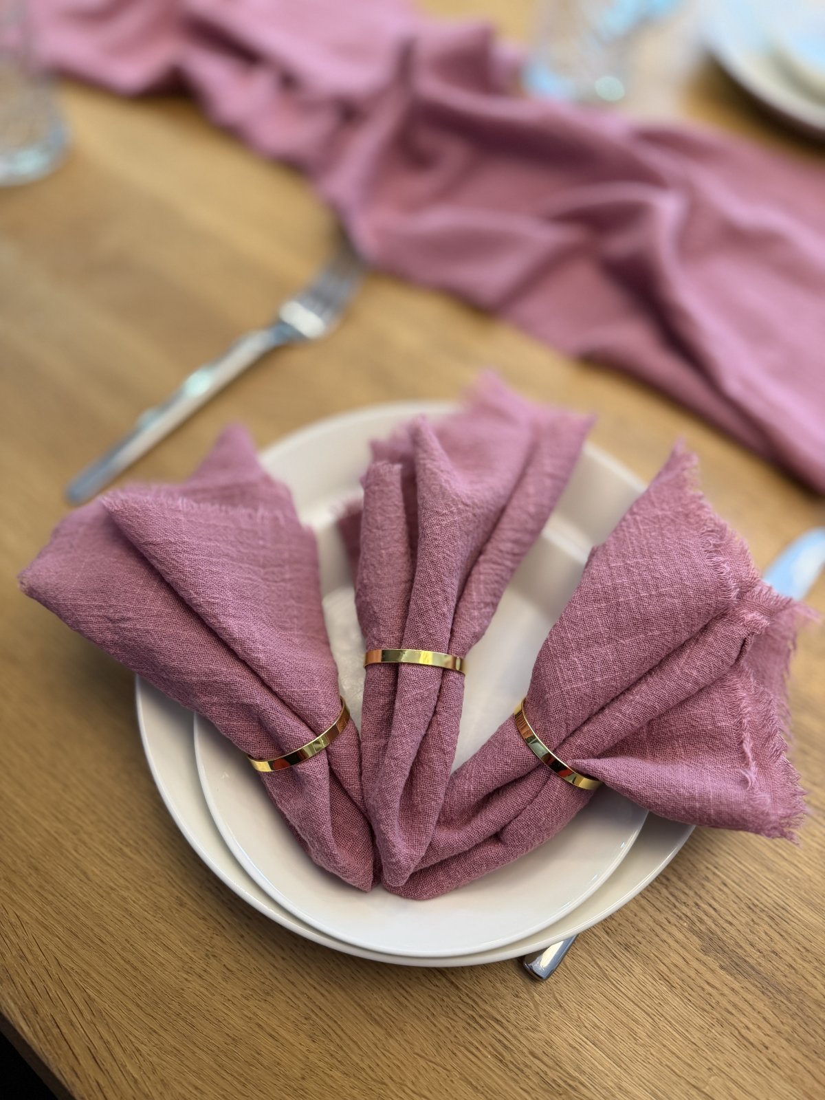 Vanha roosa kangasservetti