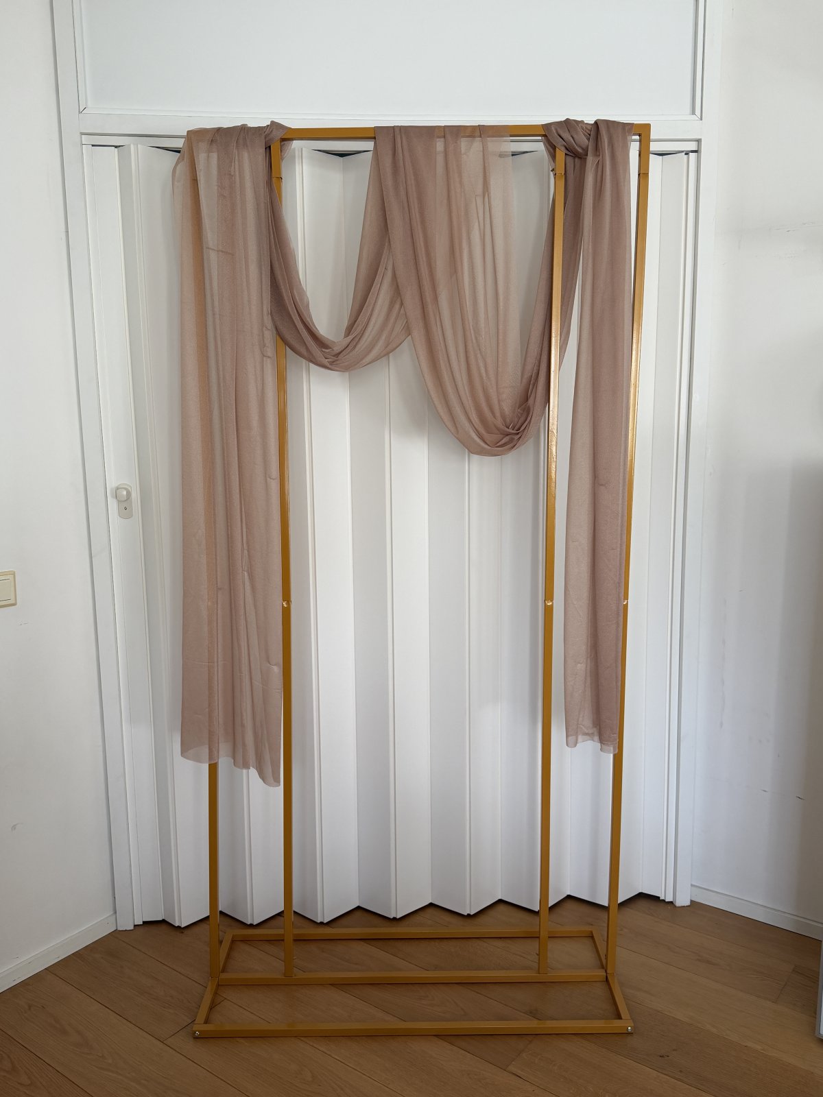 Beige drapeerauskangas 2