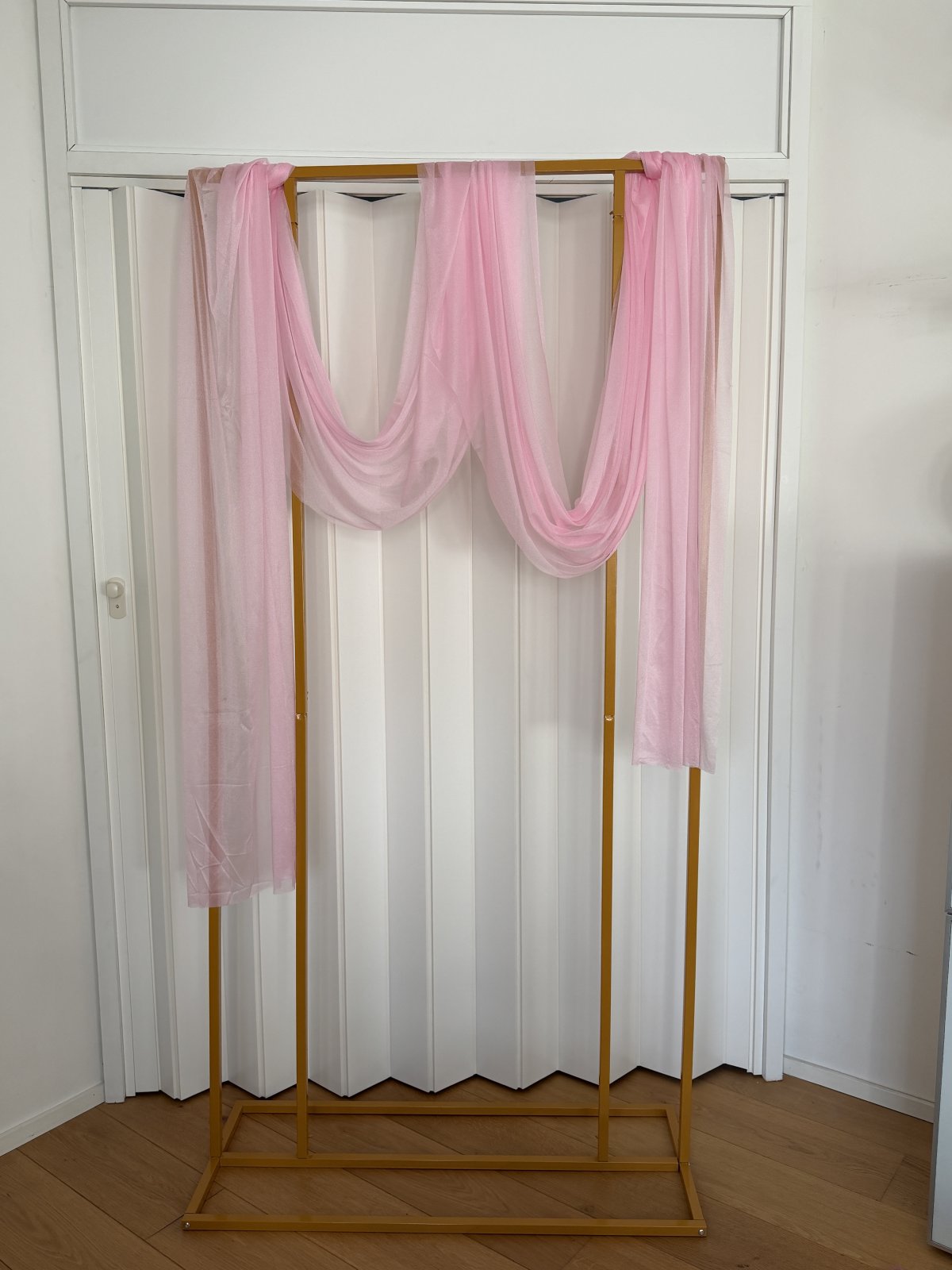 Vaaleanpunainen drapeerauskangas 2