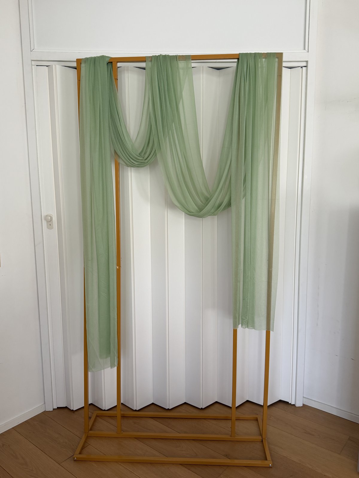 Salvianvihreä drapeerauskangas 2