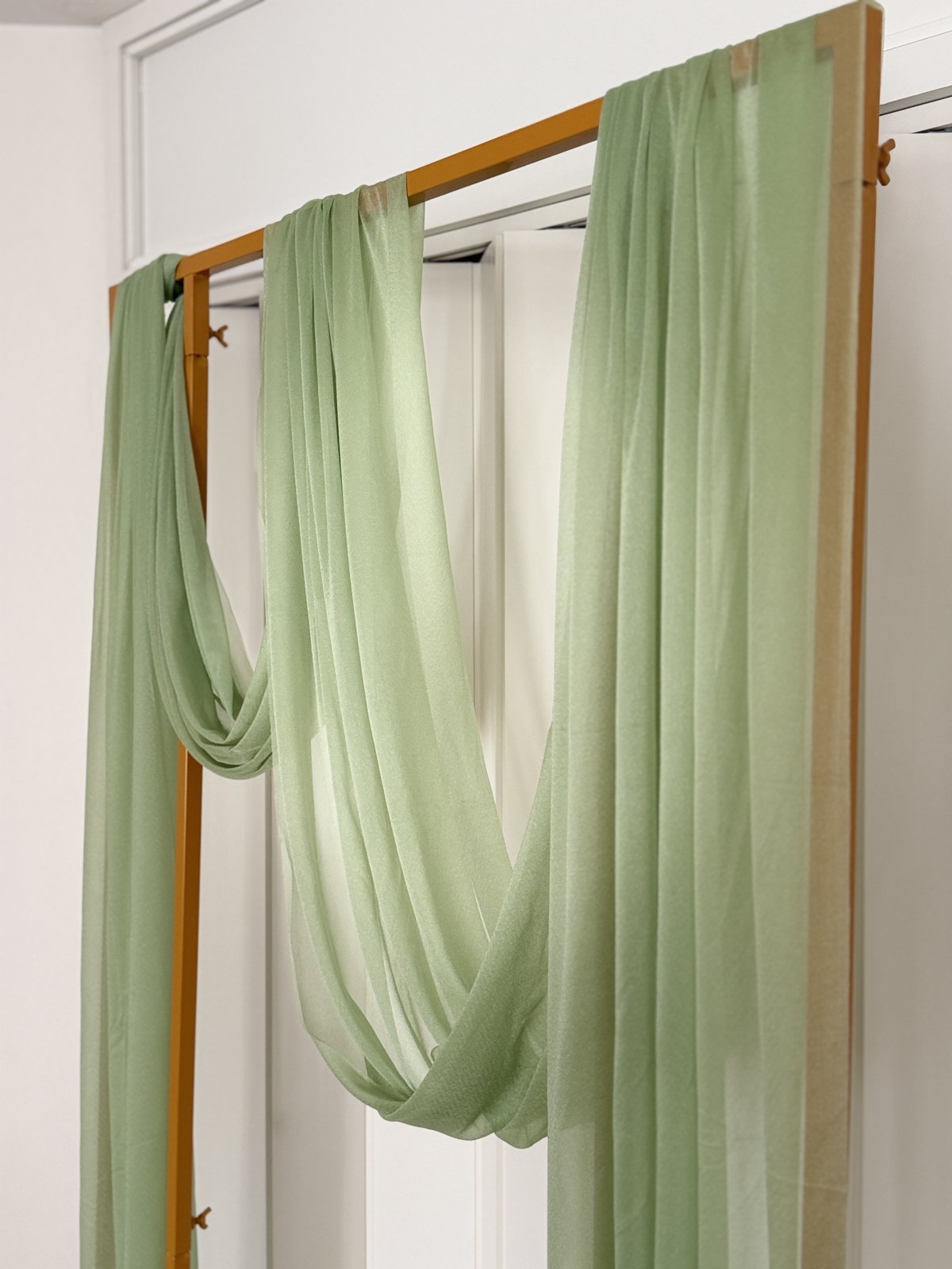 Salvianvihreä drapeerauskangas