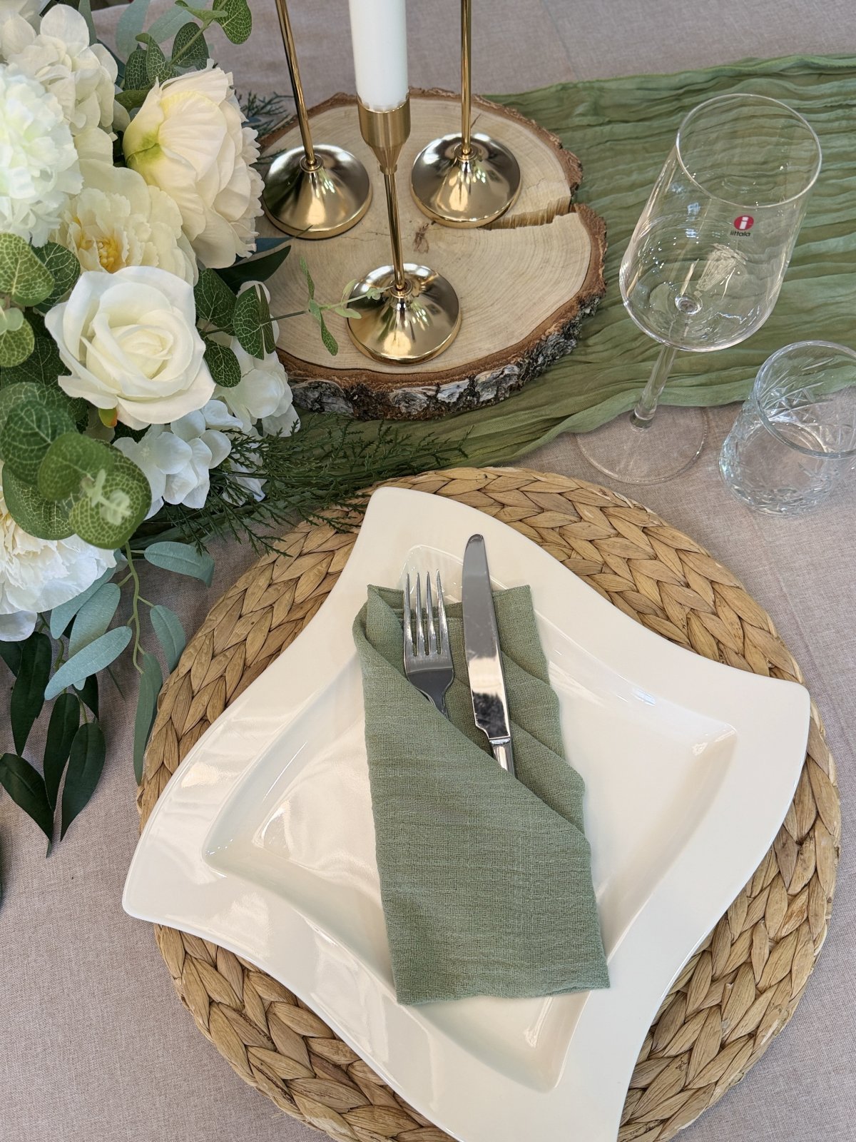 Salvianvihreä kangasservetti 2