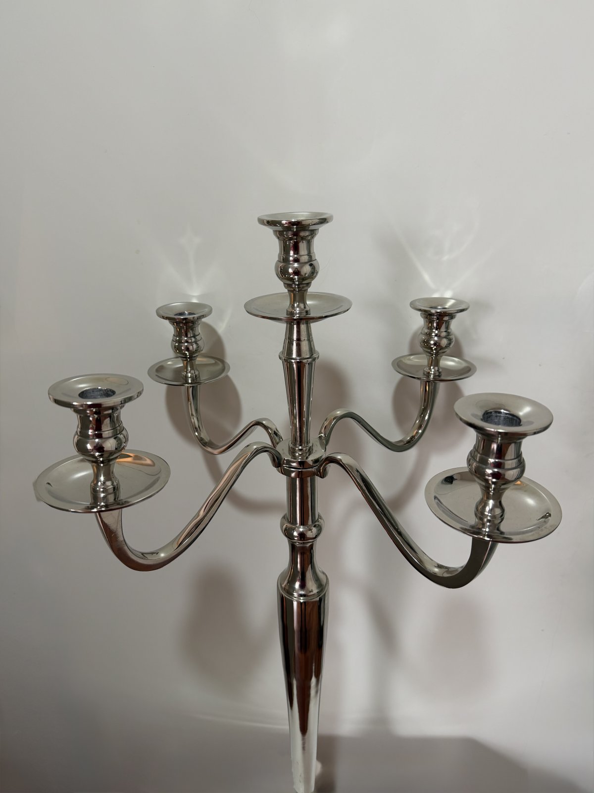 Hopeinen kynttelikkö 2