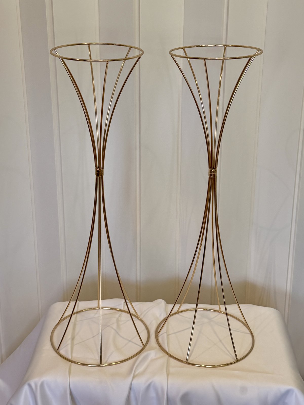 Kultainen jalusta / kukkateline