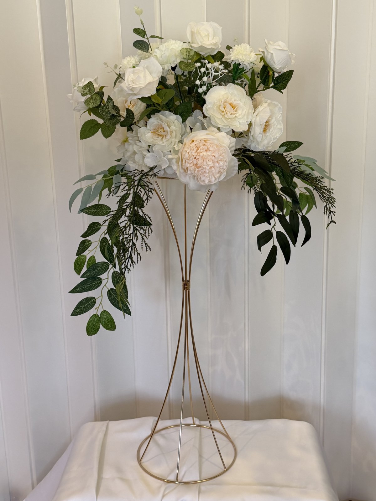 Kultainen jalusta / kukkateline 2