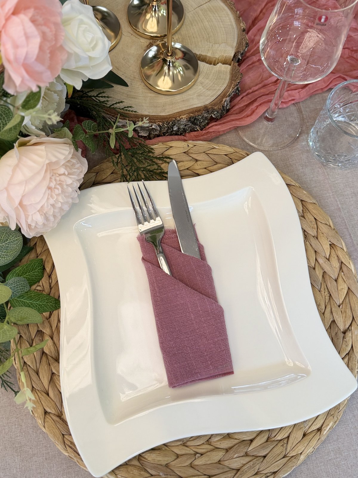 Vanha roosa kangasservetti 3