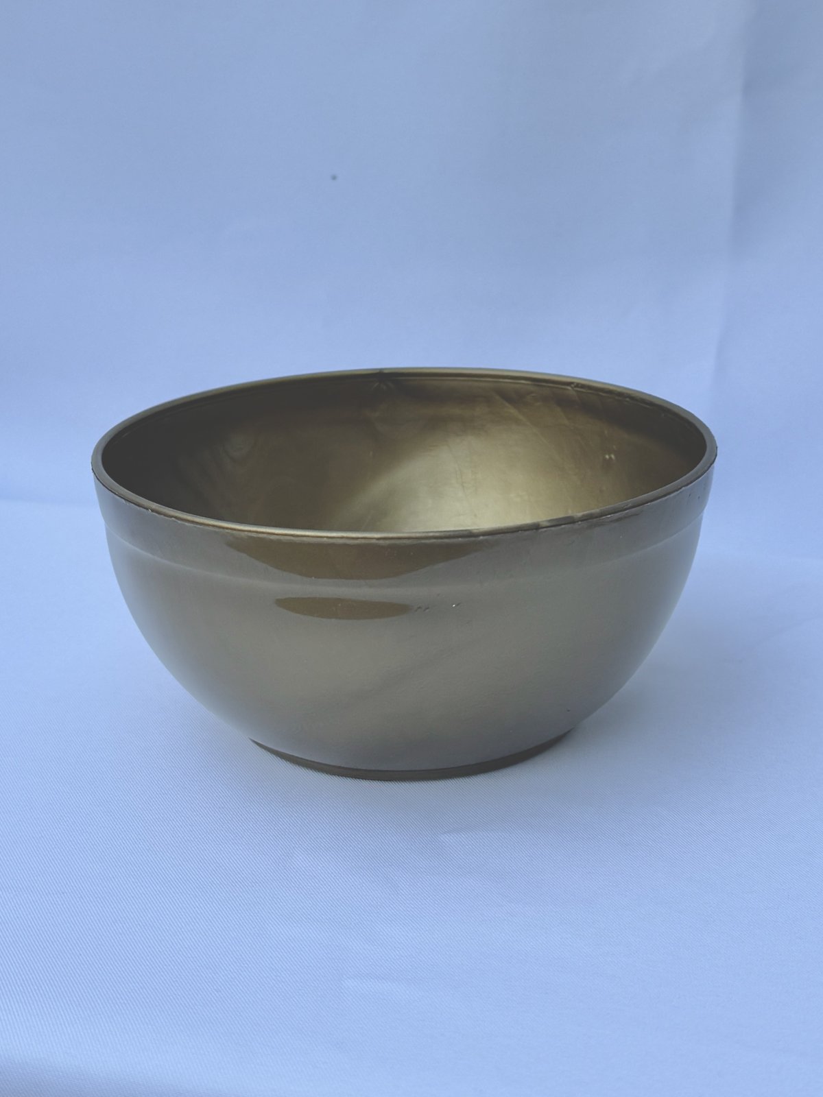 Kultainen kukkaruukku