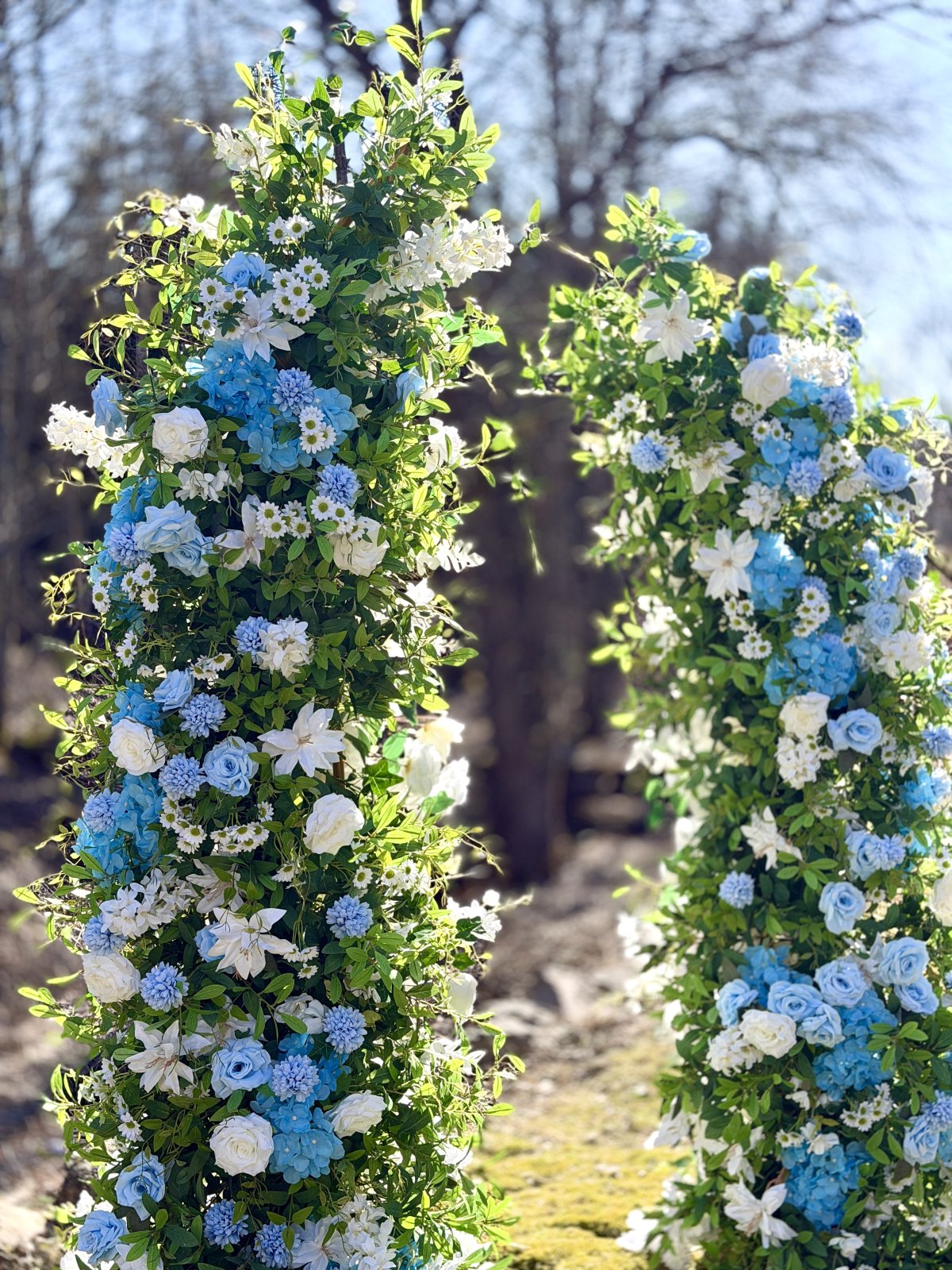 Sinivalkoinen kukkapylväs 3