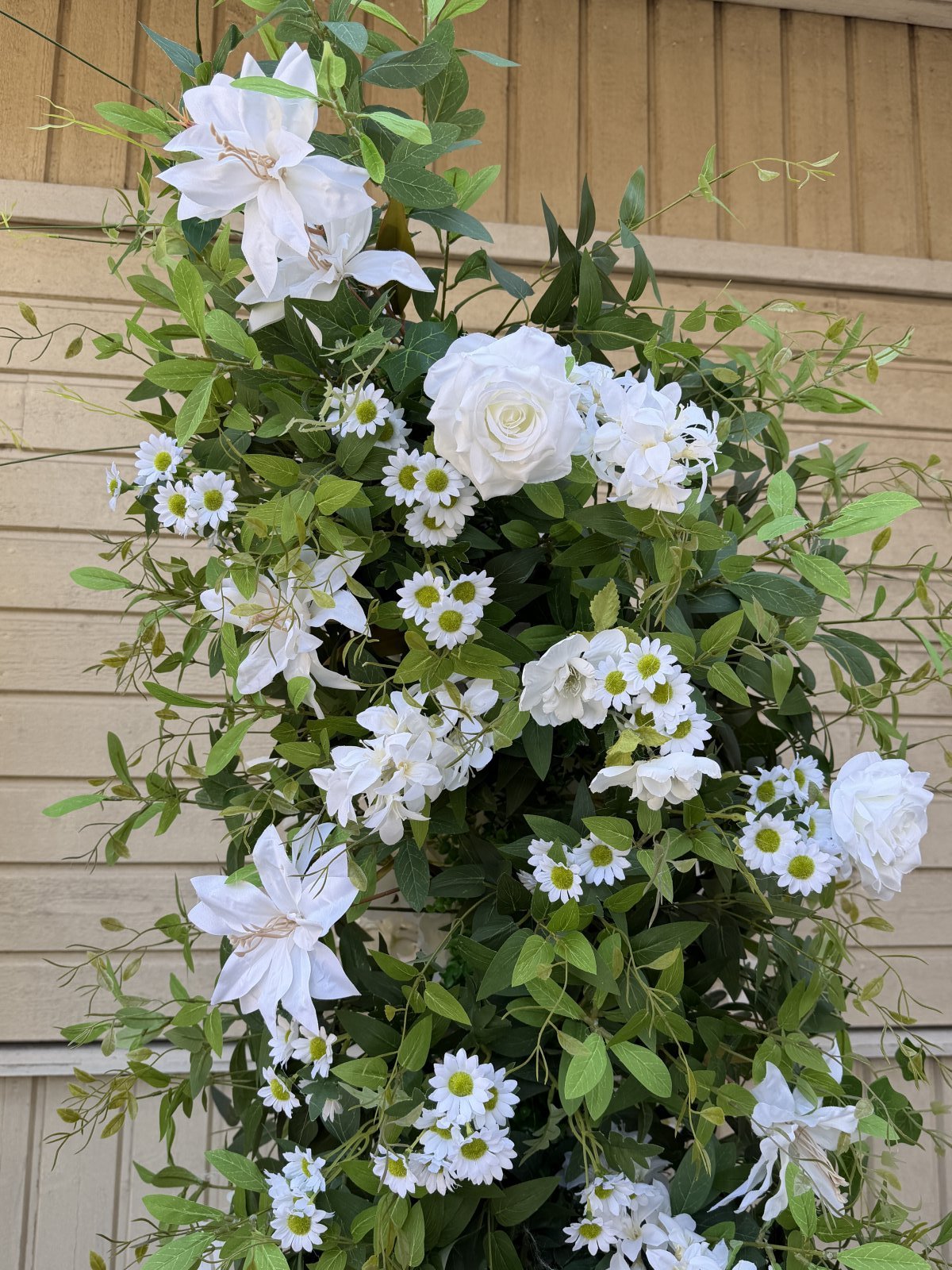 Vihreä kukkapylväs 3