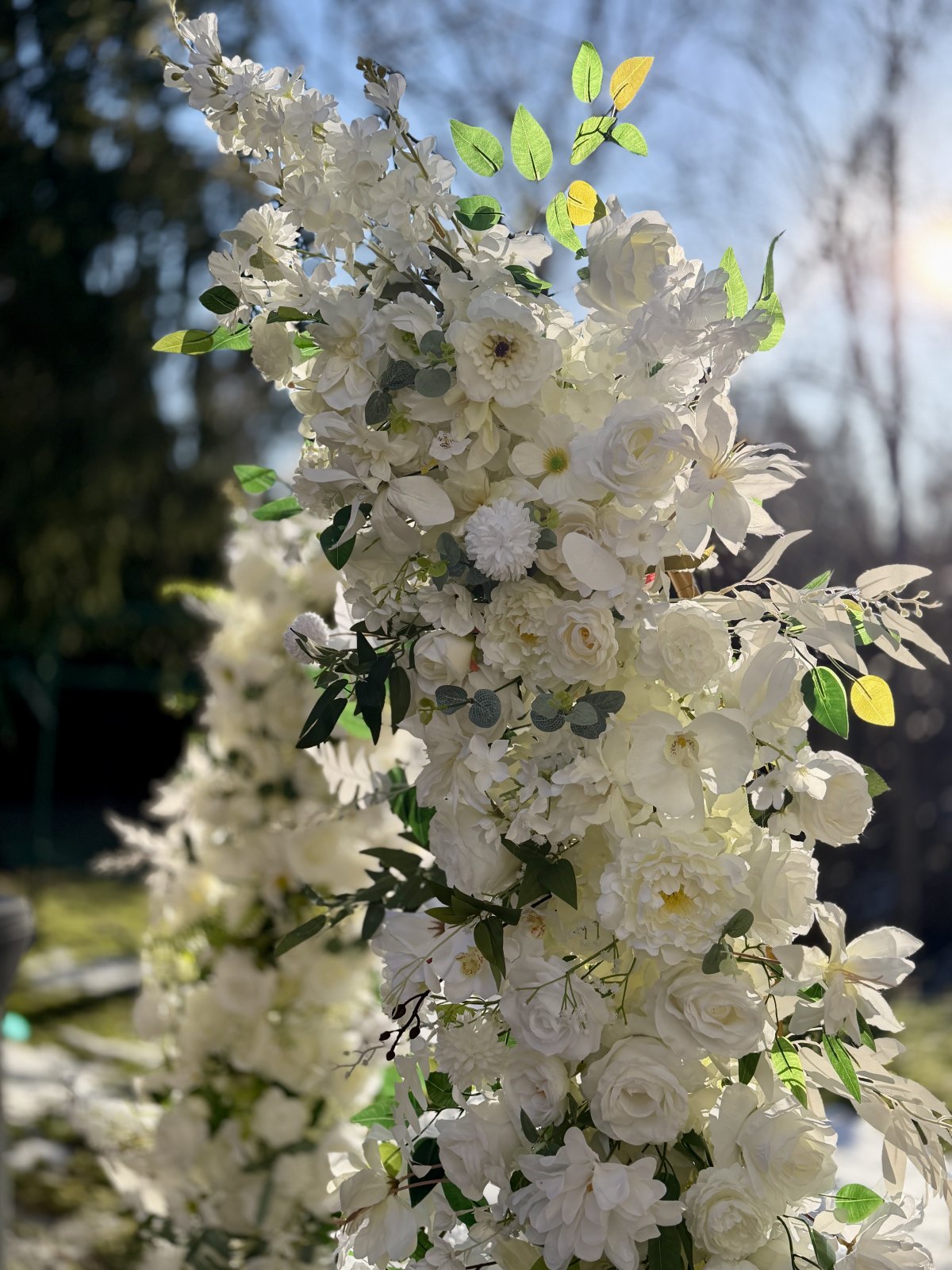 Valkoinen kukkapylväs 2