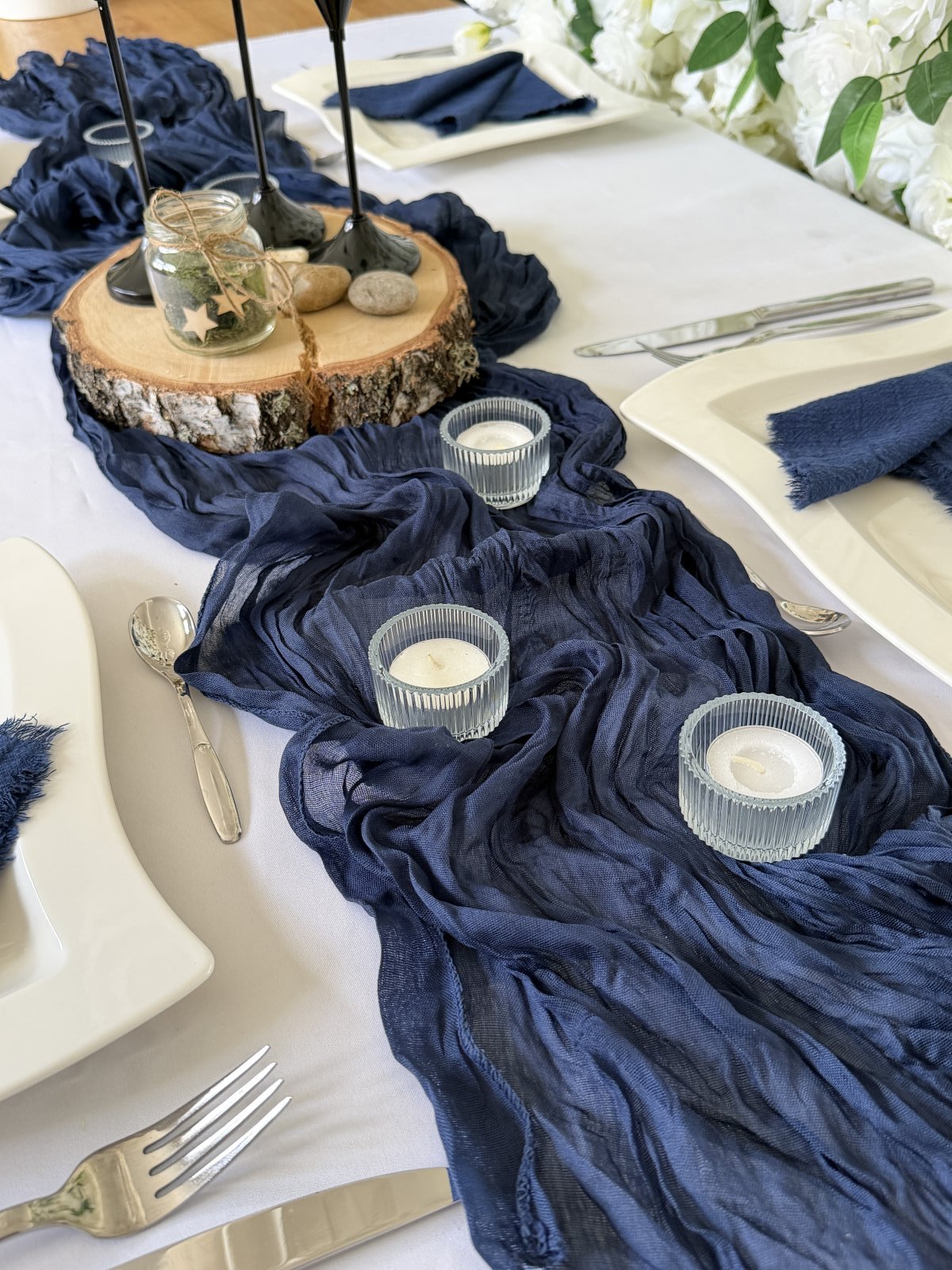 Tummansininen kaitaliina 2