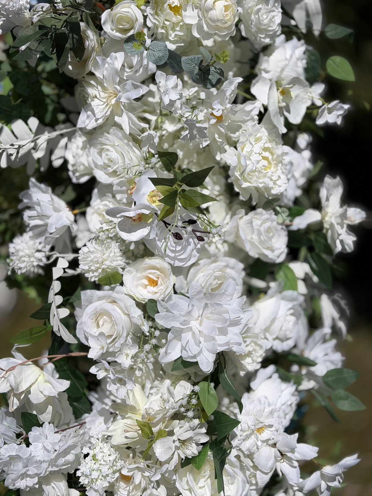 Valkoinen kukkapylväs 3