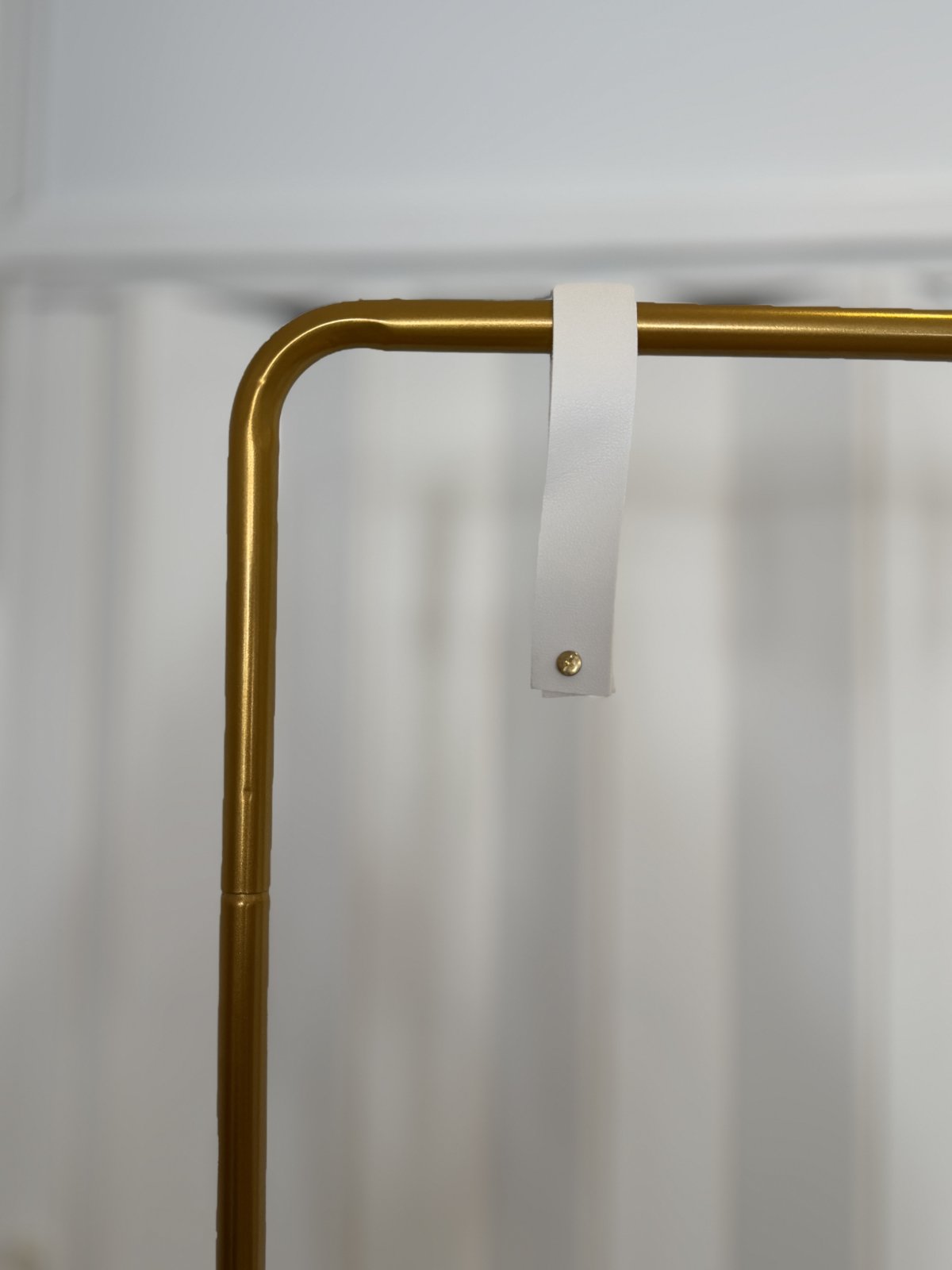 Kultainen kylttiteline säädettävä korkeus 2