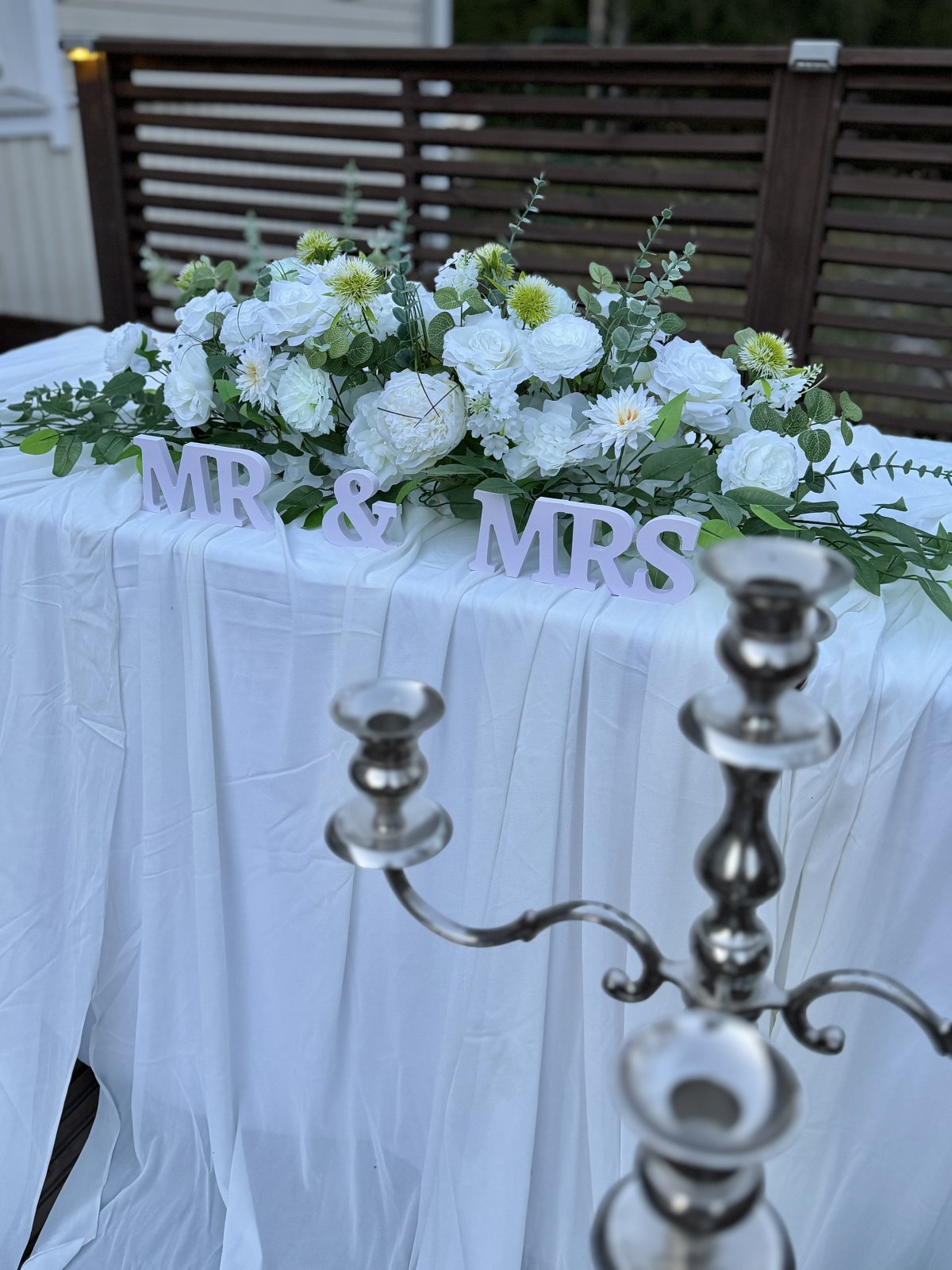 Huurre kukka-asetelma pöytään 3