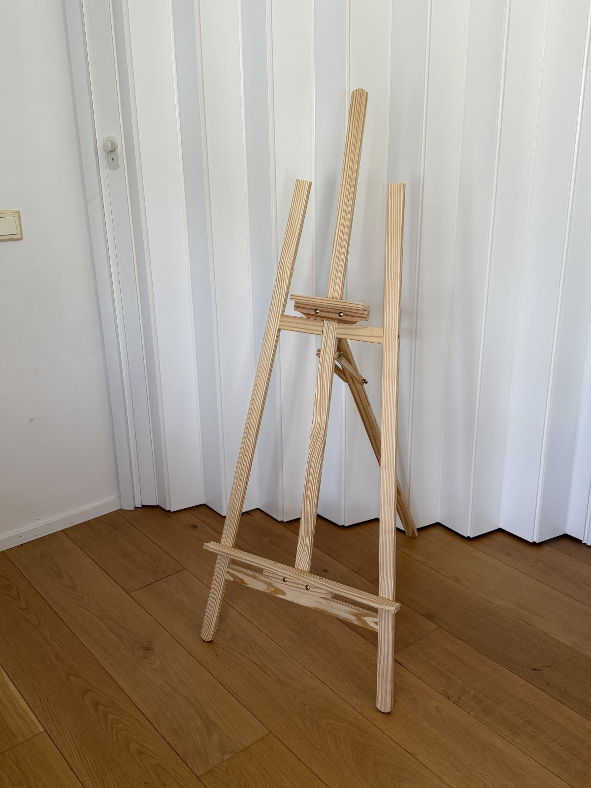 Puinen maalausteline