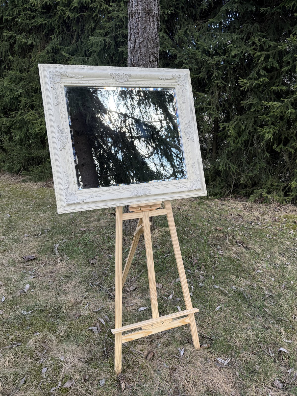 Puinen maalausteline 2